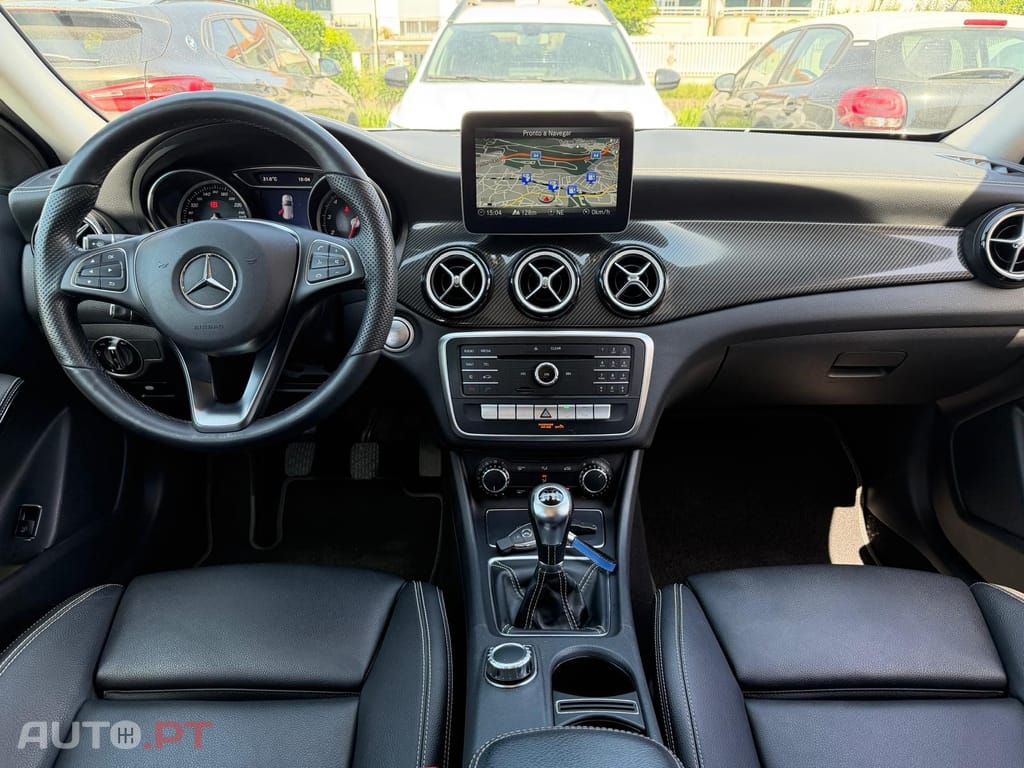 Mercedes-Benz GLA 180 AMG Line