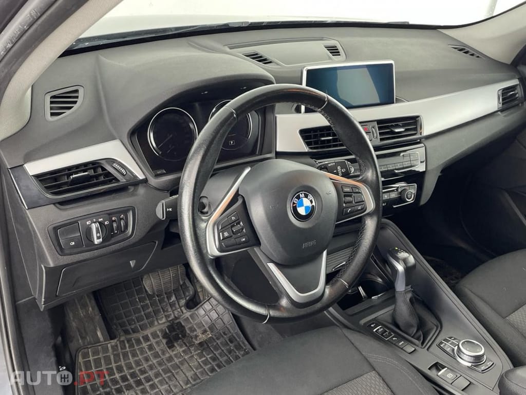 BMW X1 25 e xDrive — fotografia 19