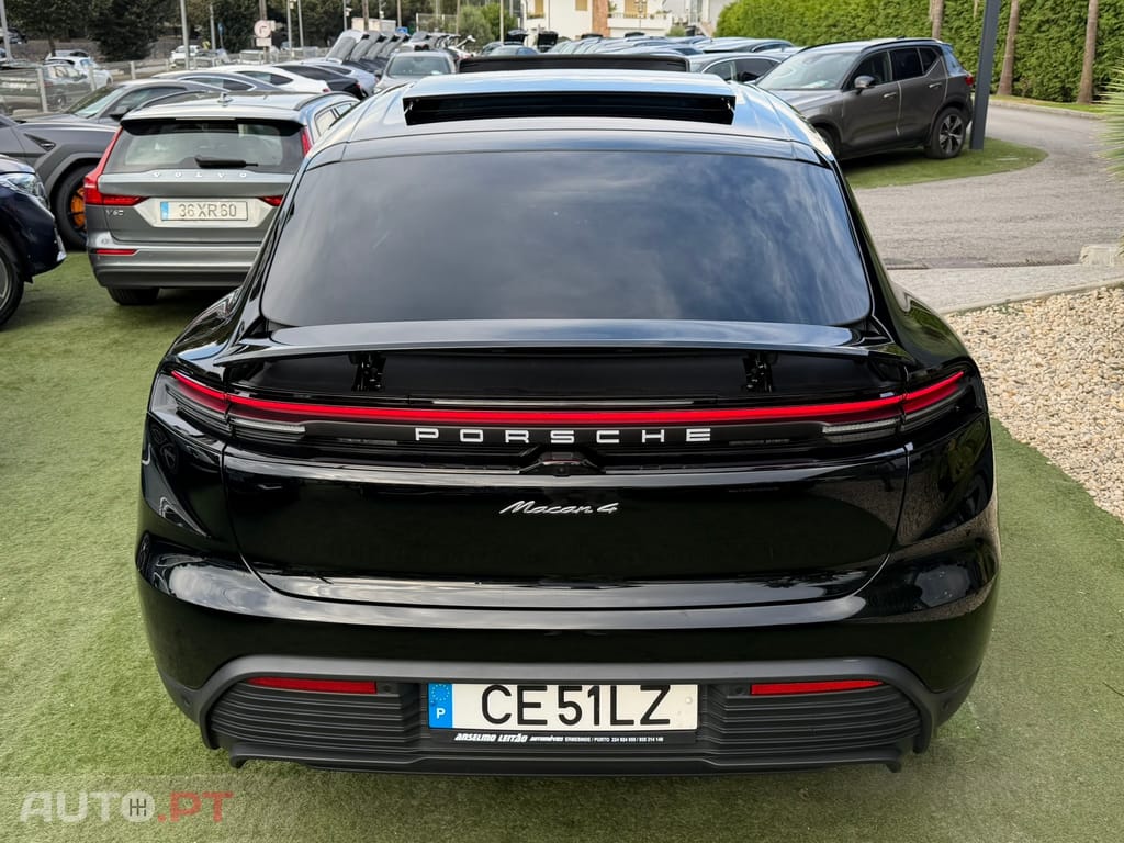 Porsche Macan Electric 4