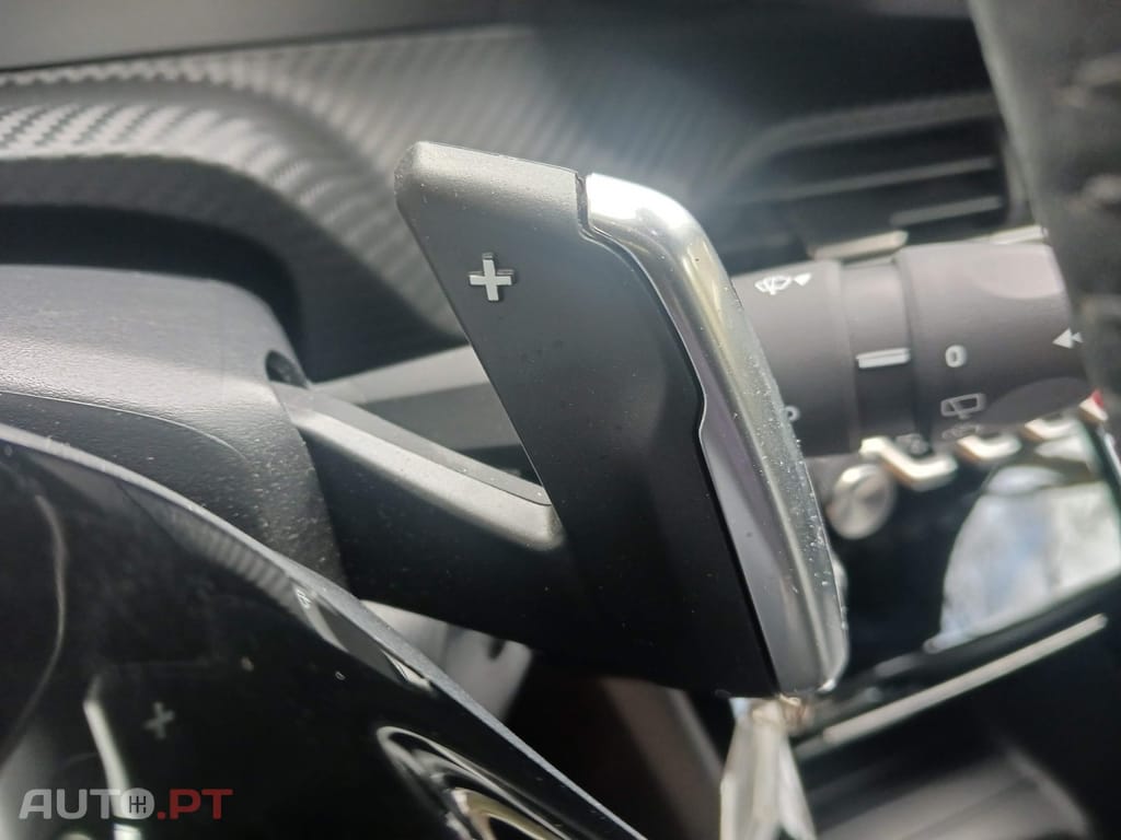 Peugeot 2008 1.2 PureTech Allure EAT8