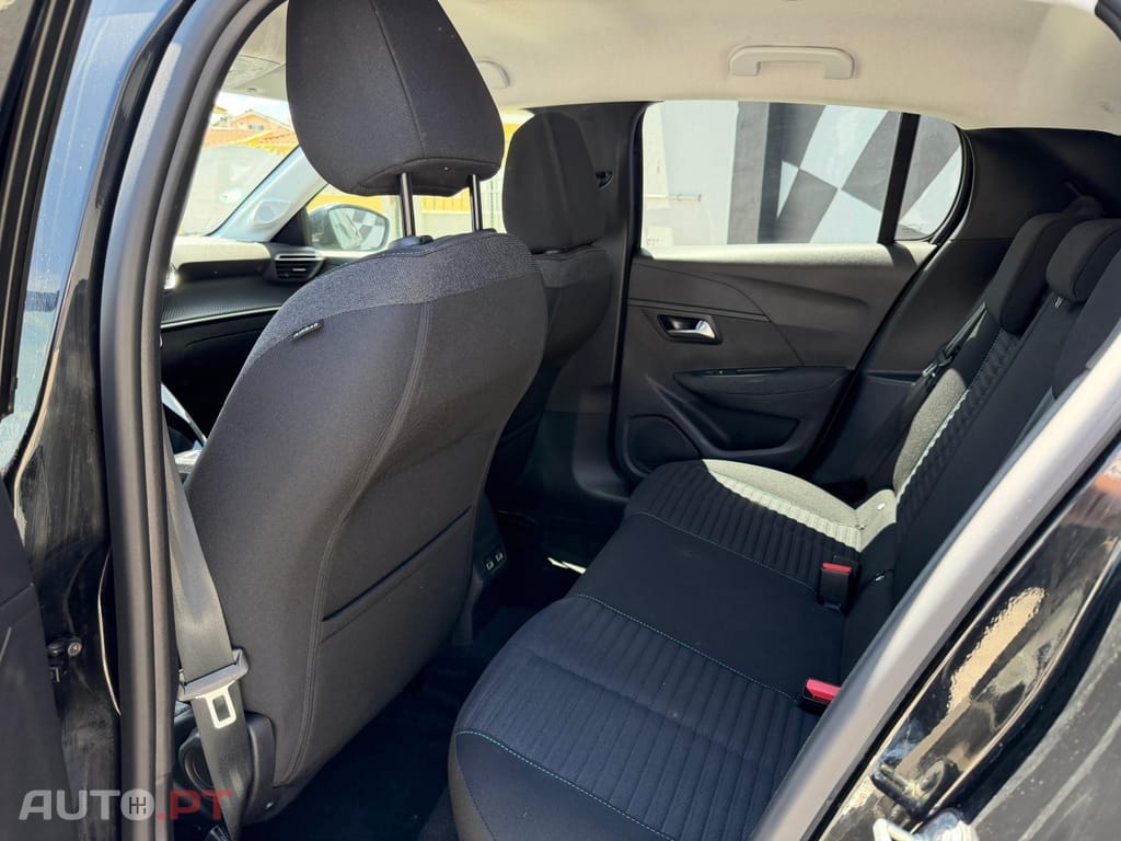 Peugeot E-208 50 kWh Style