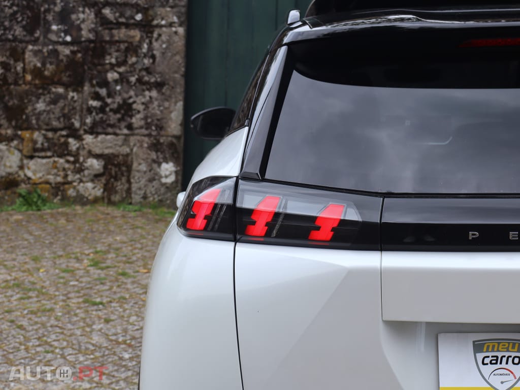 Peugeot 2008 1.5 BlueHDi GT EAT8