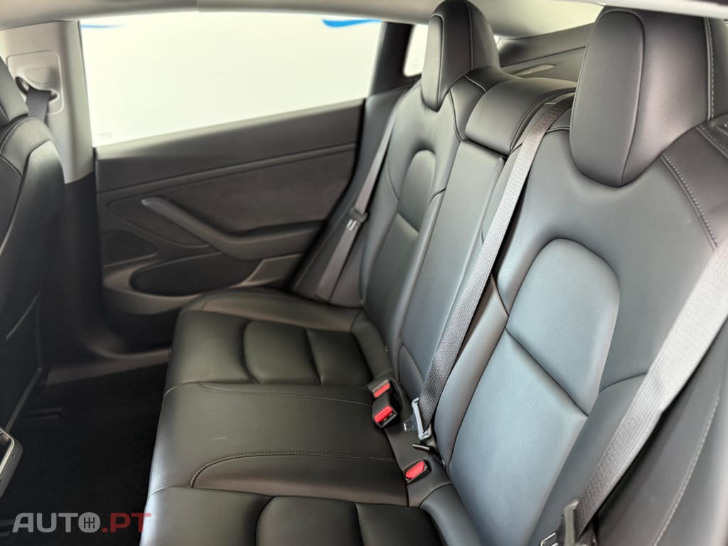 Tesla Model 3 Tração Traseira