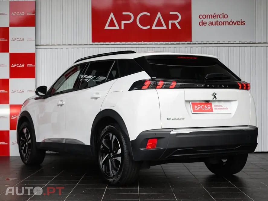 Peugeot E-2008 50 kWh Allure Pack