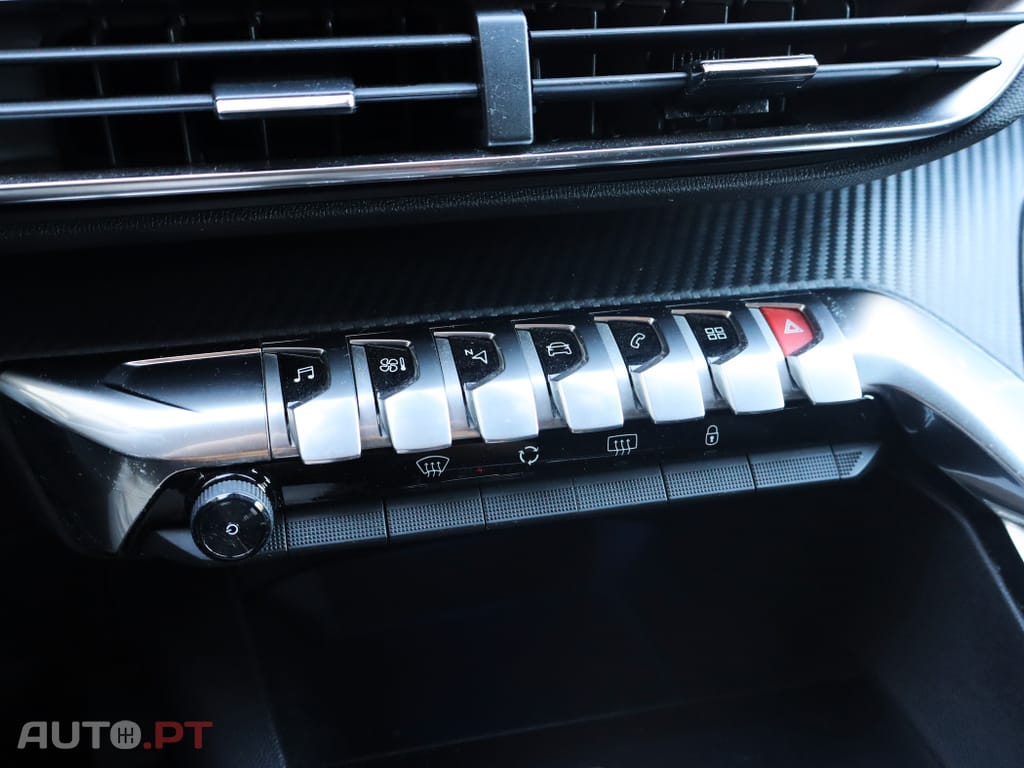 Peugeot 3008 1.5 BlueHDi Allure EAT8