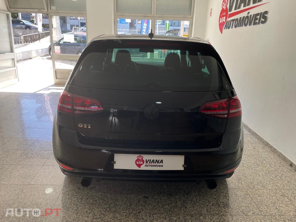 Volkswagen Golf 2.0 TSI GTI DSG