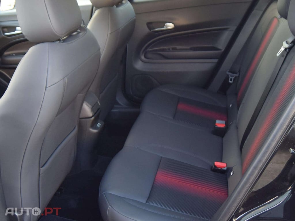 Alfa Romeo Junior 1.2 Sport Speciale Q4 eDCT6