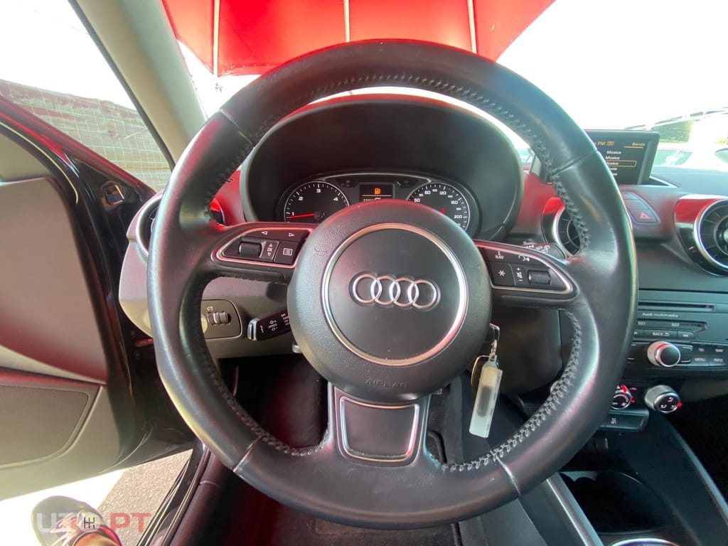 Audi A1 1.6 TDi S-line