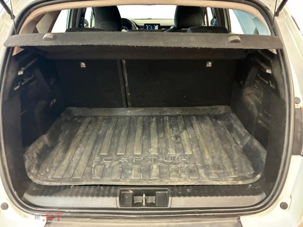 Renault Captur 1.6 E-Tech Business