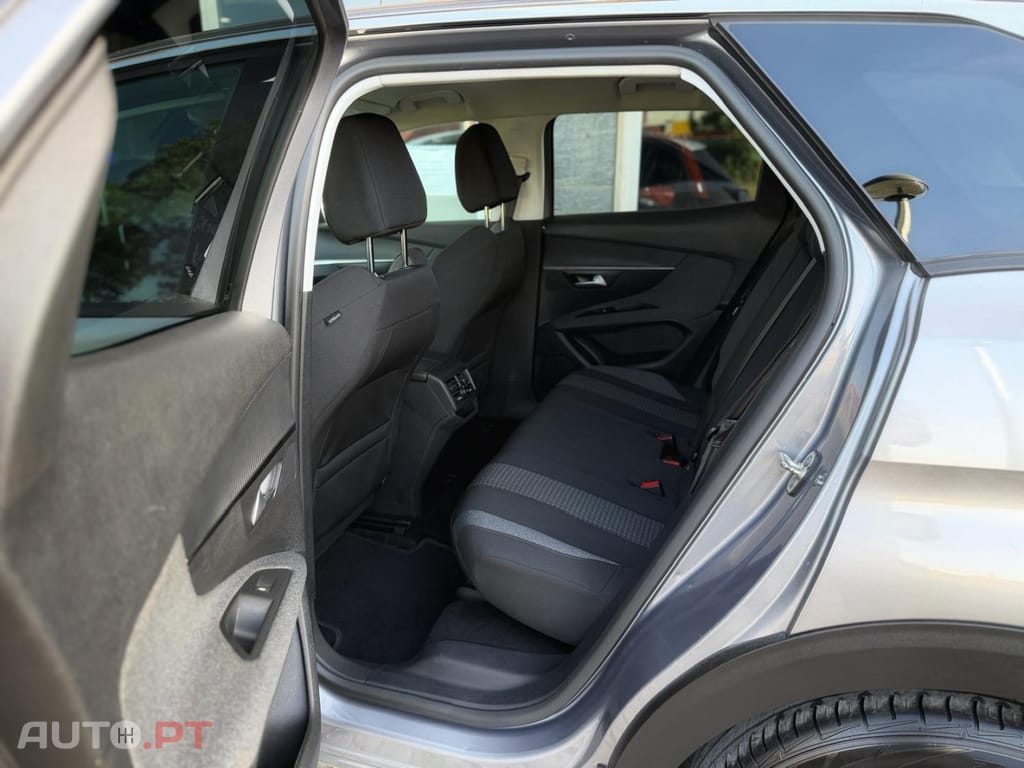 Peugeot 3008 1.5 BlueHDi Active