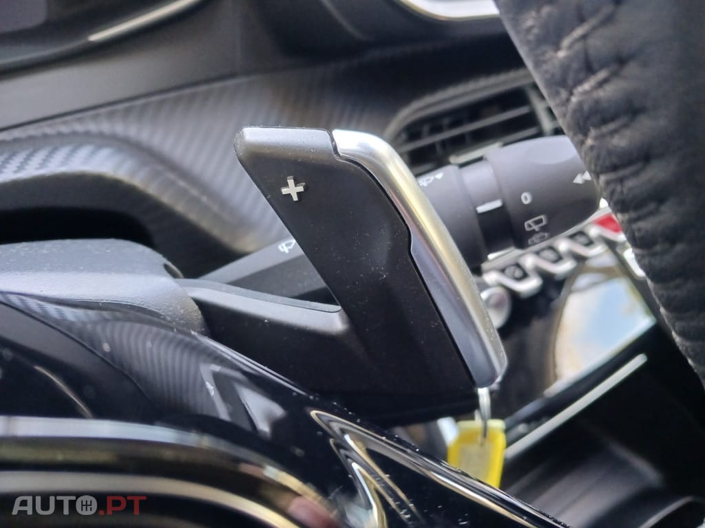 Peugeot 208 1.2 Hybrid Allure e-DCS6