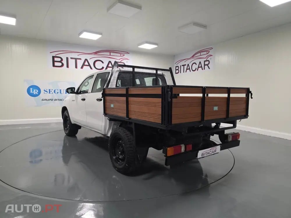 Toyota Hilux 2.4 D-4D 4WD CD CH