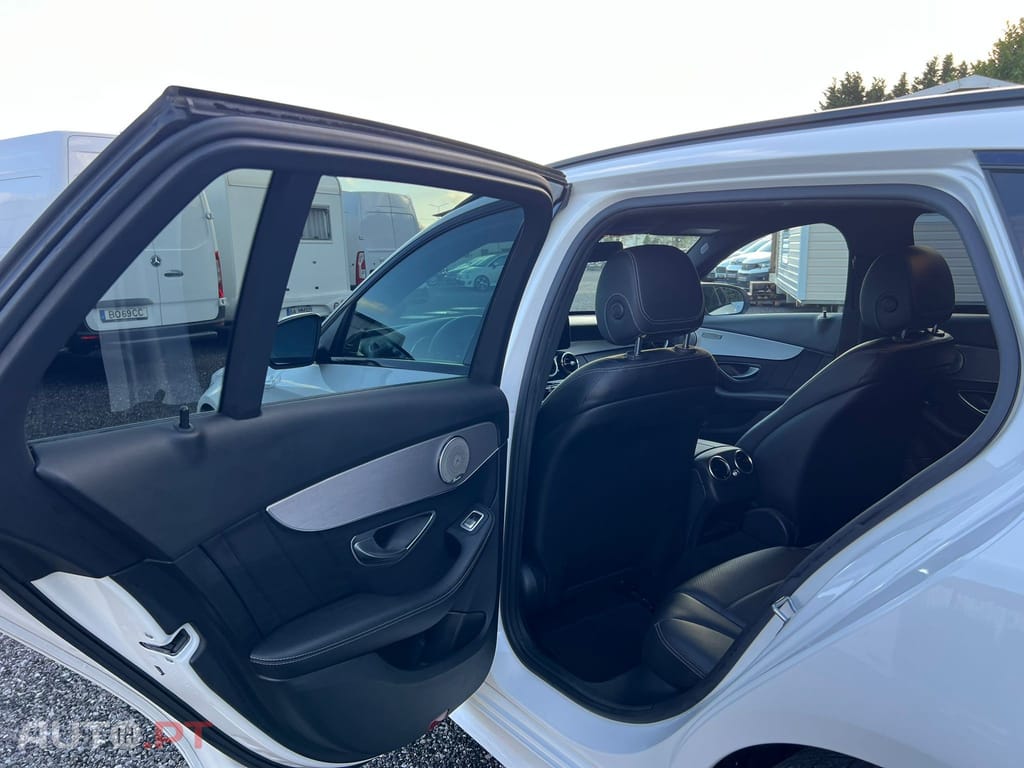 Mercedes-Benz C 200 AMG LINE