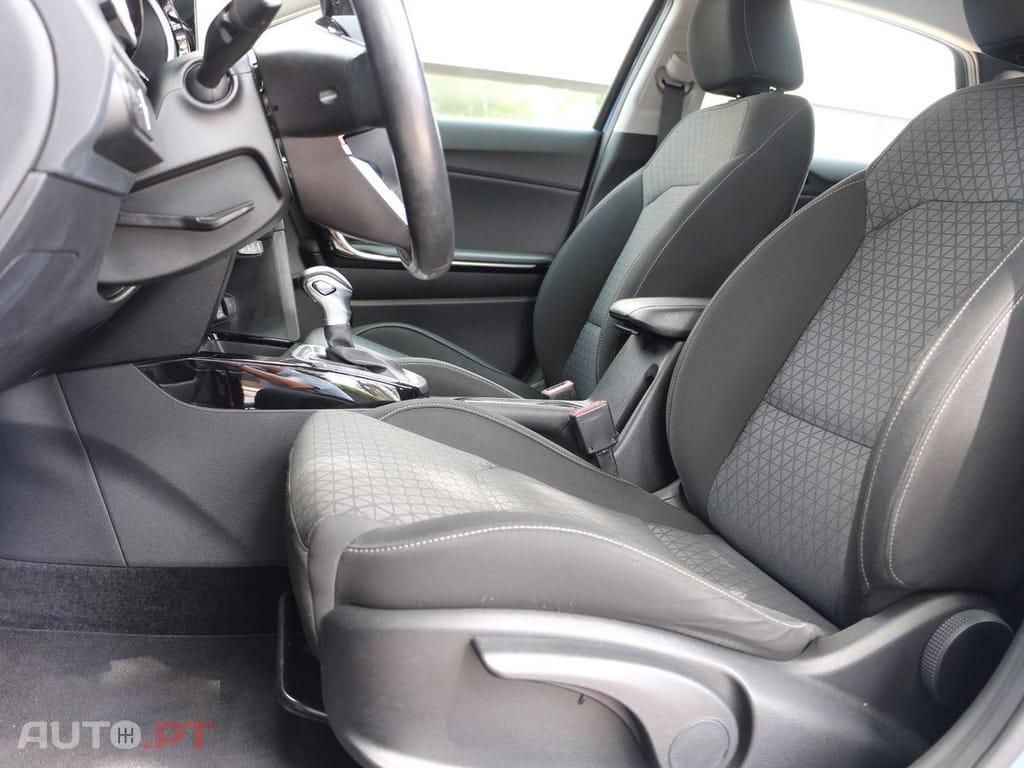 Kia Ceed 1.4 T-GDI TX+SRF 7DCT