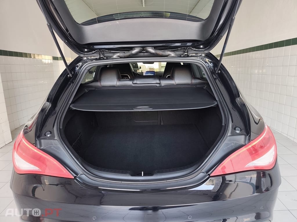Mercedes-Benz CLA 200 d Shooting Brake AMG Line Aut.
