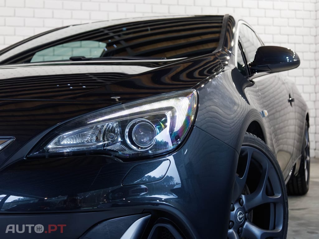 Opel Astra GTC OPC 2.0 T