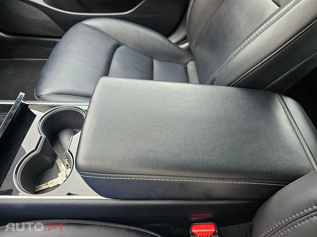 Tesla Model 3 Standard Range Plus RWD