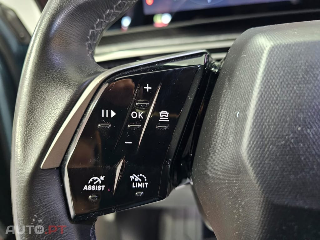 Peugeot 3008 1.2 Hybrid Allure e-DCS6