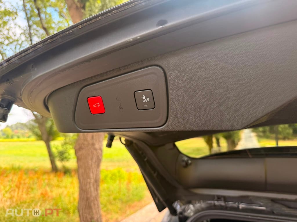 Peugeot 3008 1.6 Hybrid GT Pack e-EAT8