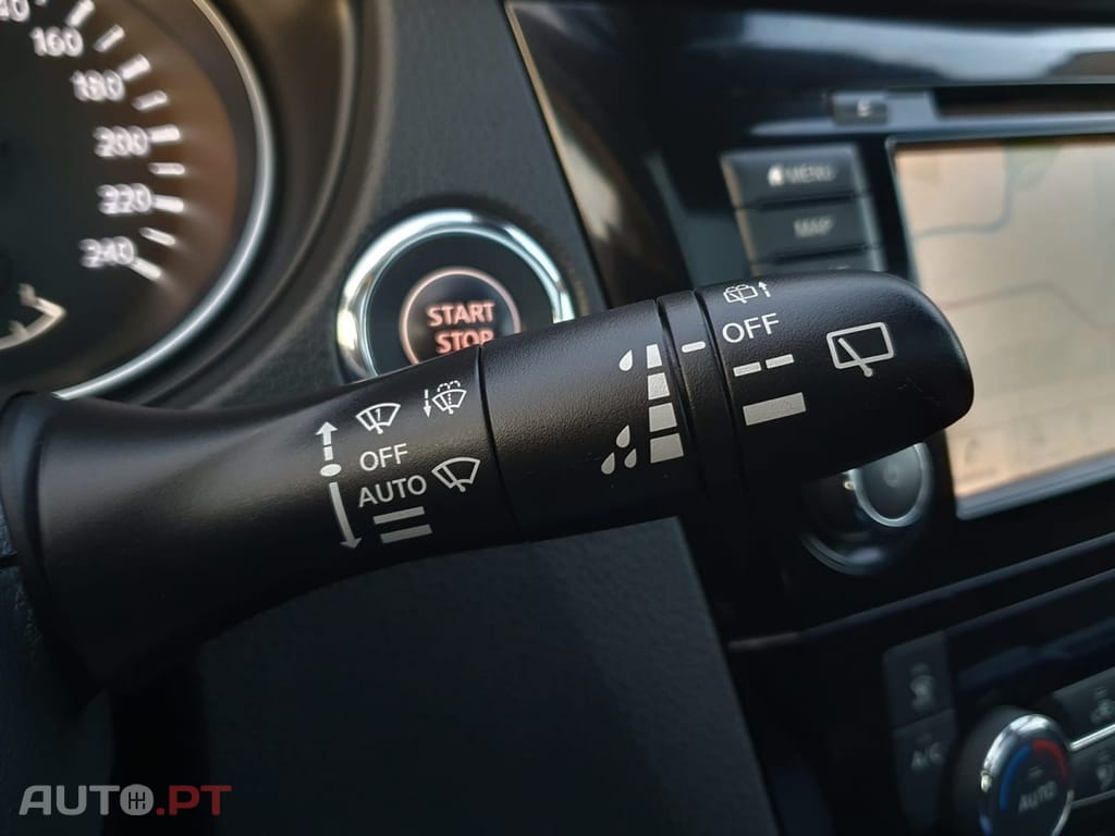 Nissan Qashqai 1.3 DIG-T N-Connecta J18