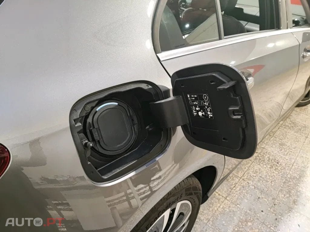 Mercedes-Benz A 250 e