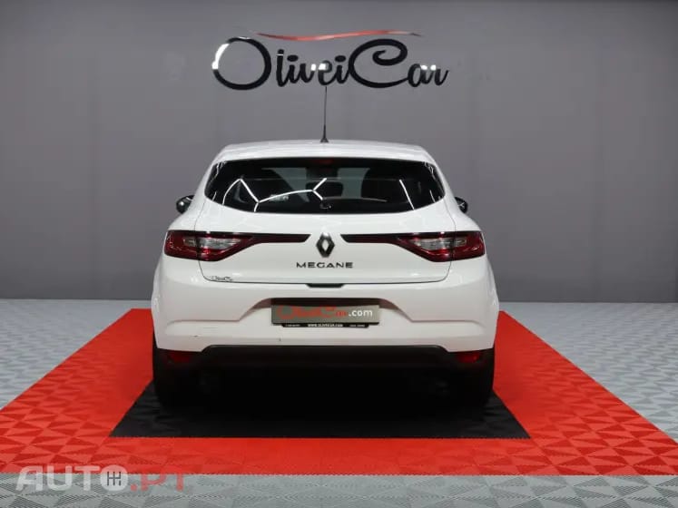 Renault Mégane 1.5 Blue dCi Limited EDC — fotografia 4