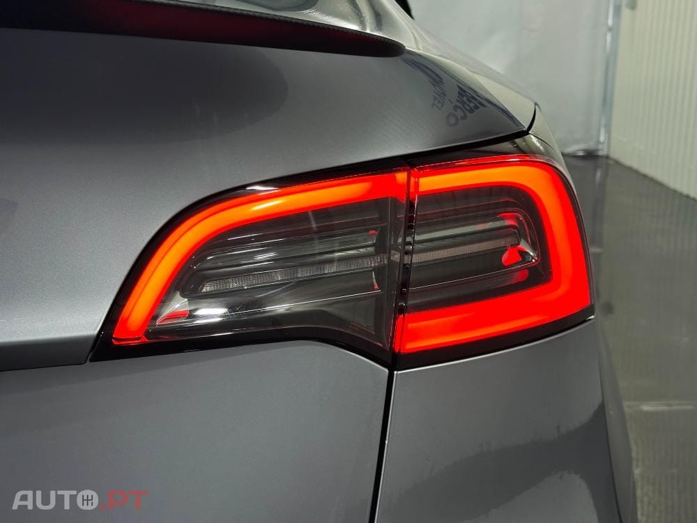 Tesla Model Y Performance Dual Motor AWD