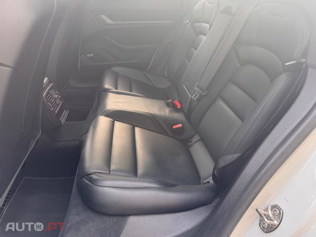 Porsche Taycan 92 % I.V.A DEDUTIVEL 