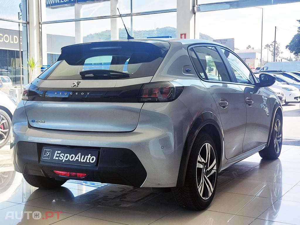 Peugeot E-208 50 kWh Active