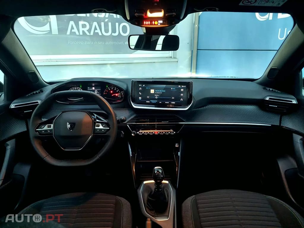 Peugeot 2008 1.2 PureTech Active Pack