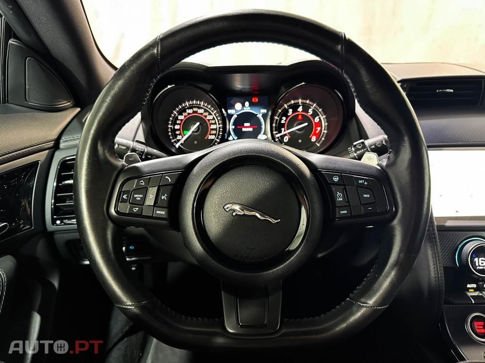 Jaguar F-Type P300 Aut. R-Dynamic Black