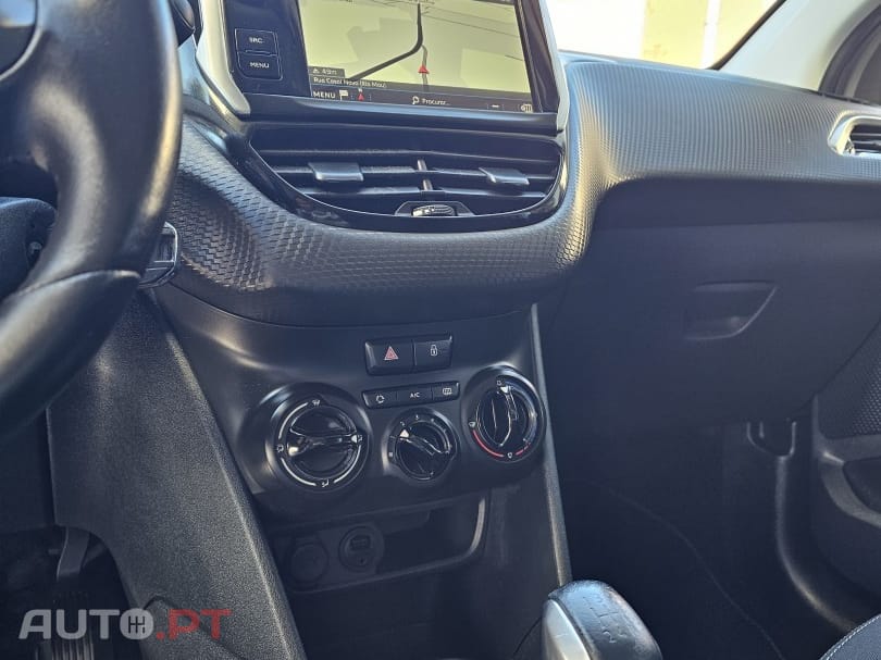 Peugeot 208 1.2 PureTech Style