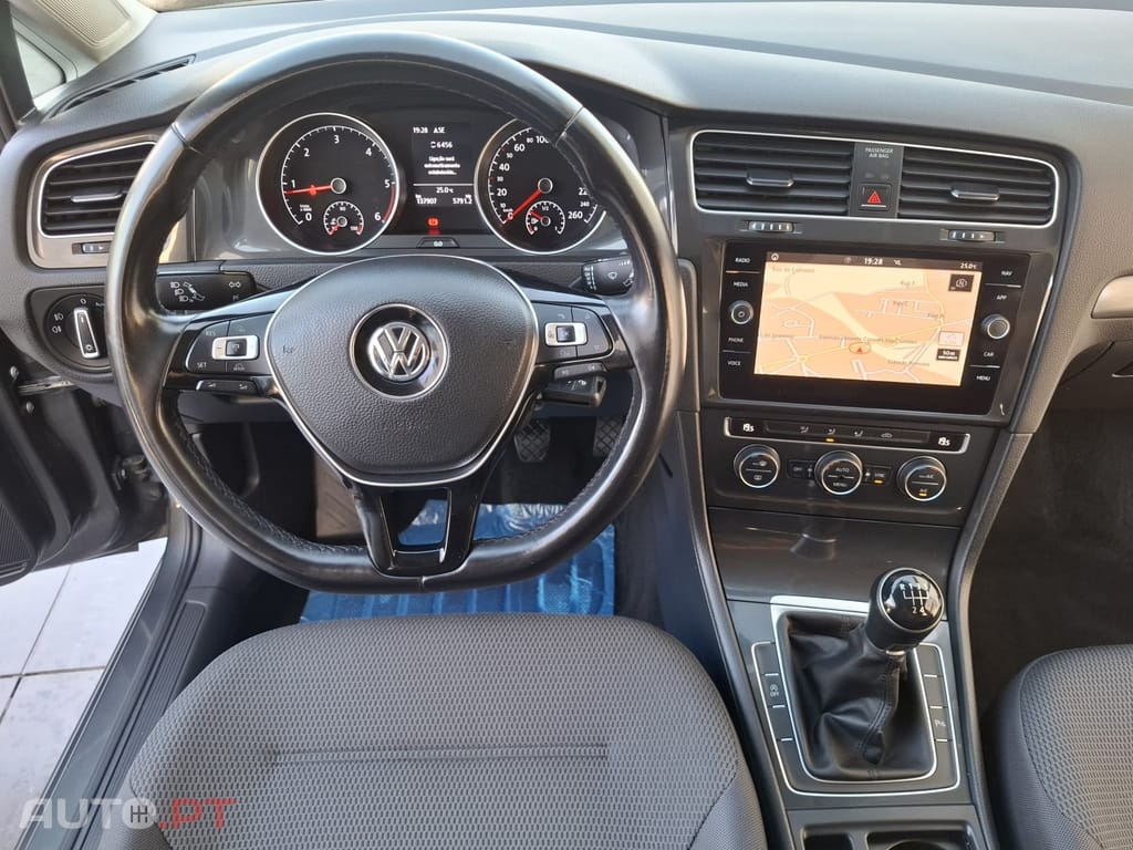Volkswagen Golf Variant 1.6 TDi Confortline — fotografia 11