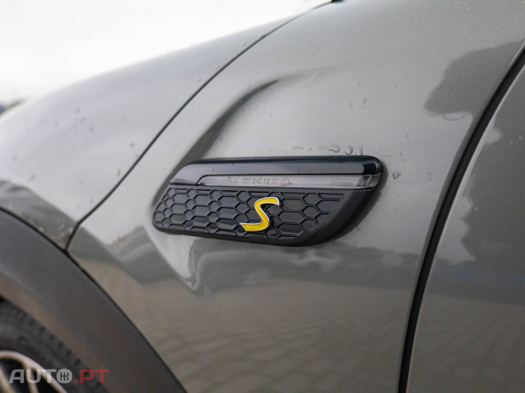 MINI Cooper Cooper SE Yours