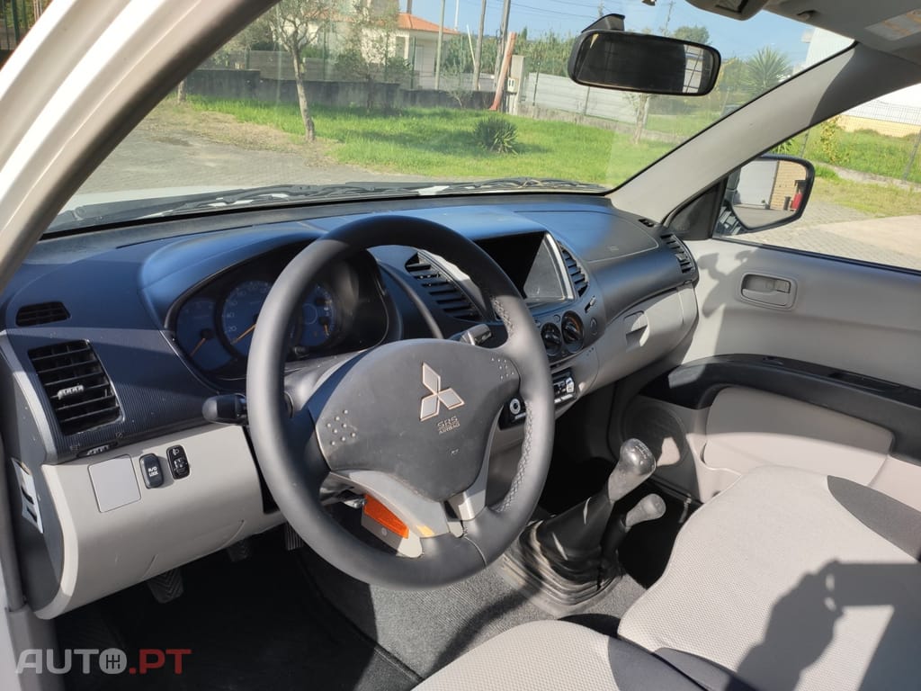 Mitsubishi L200 2.5 DID 4X4 CAB. SIMPLES