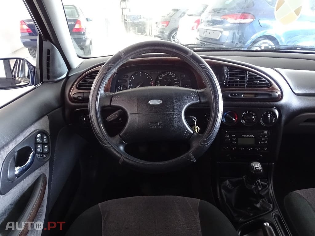 Ford Mondeo 1.8 TD Ghia