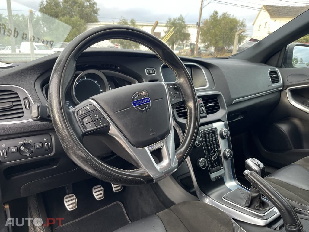 Volvo V40 D2
