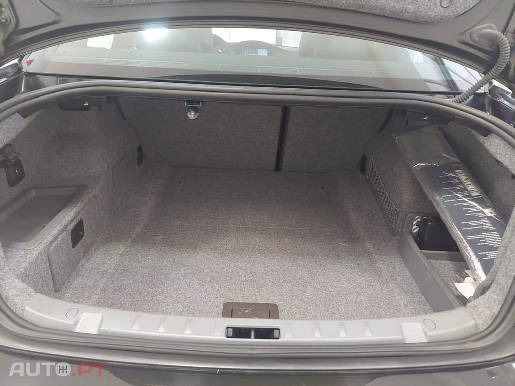 BMW 335 i Coupe Aut.