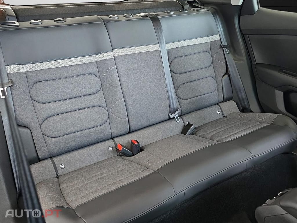 Citroen C4 BlueHDi 130 Stop&Start EAT8 SHINE