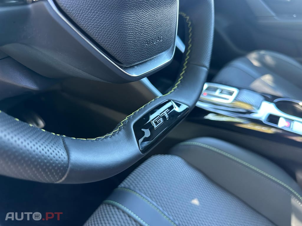Peugeot E-208 51 kWh GT