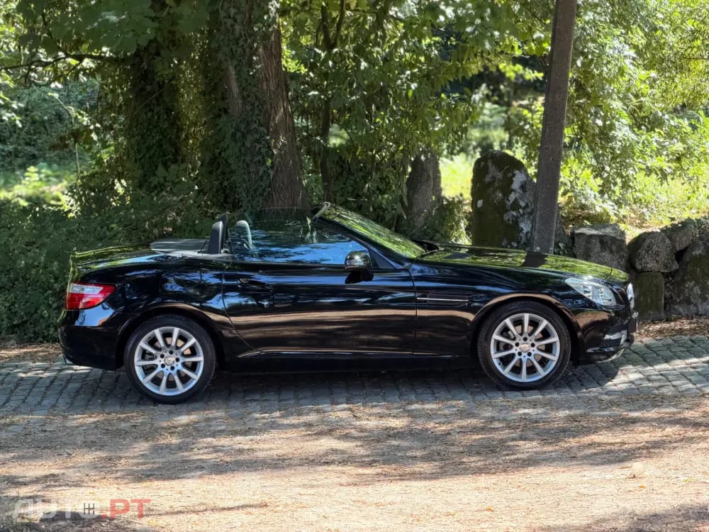Mercedes-Benz SLK 200 Outro