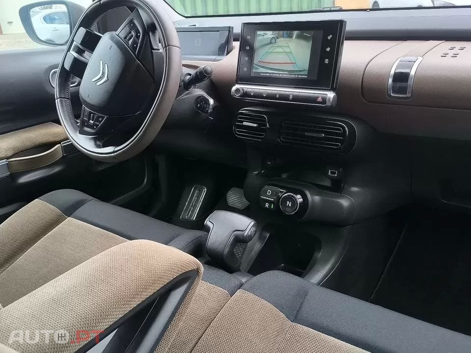Citroën C4 Cactus 1.6 BlueHDi Shine ETG6 — fotografia 21