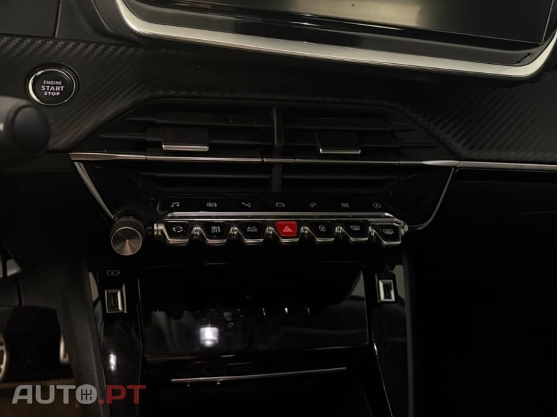 Peugeot E-2008 50 kWh Active