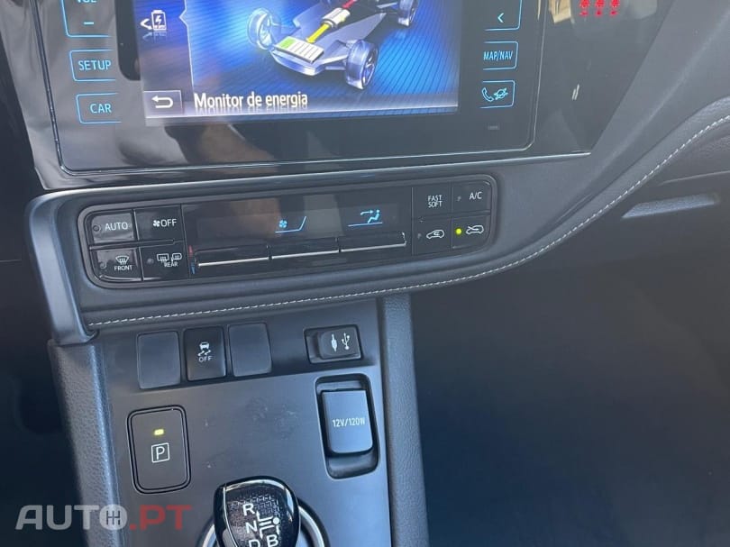 Toyota Auris 1.8 HSD Comfort +P.Techno+P.Sport