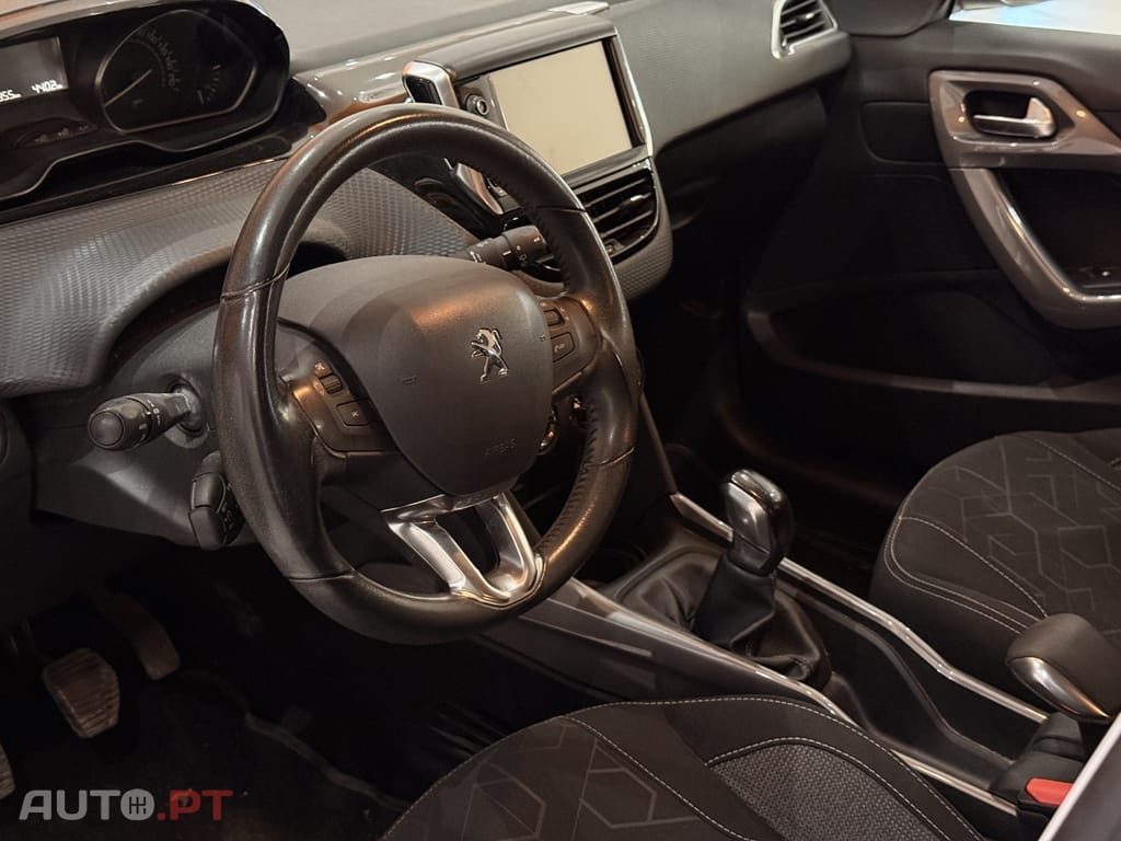 Peugeot 2008 1.2 PureTech Style