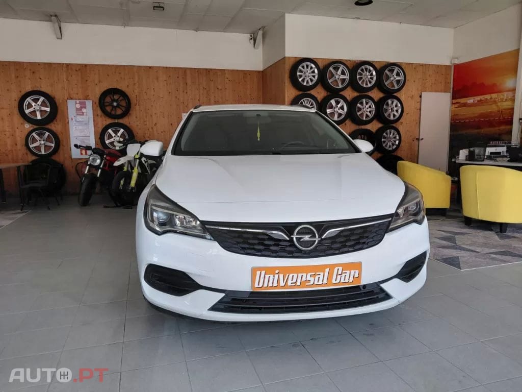 Opel Astra Sports Tourer 1.2 Turbo Business Edition