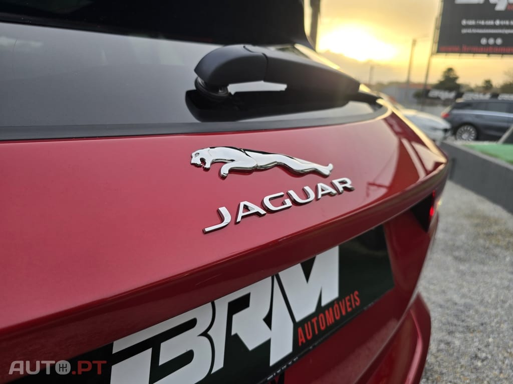 Jaguar E-Pace 1.5 P300e R-Dynamic SE AWD Aut.