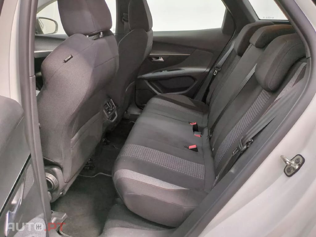 Peugeot 3008 PureTech 130 Stop & Start GPF EAT8 Active