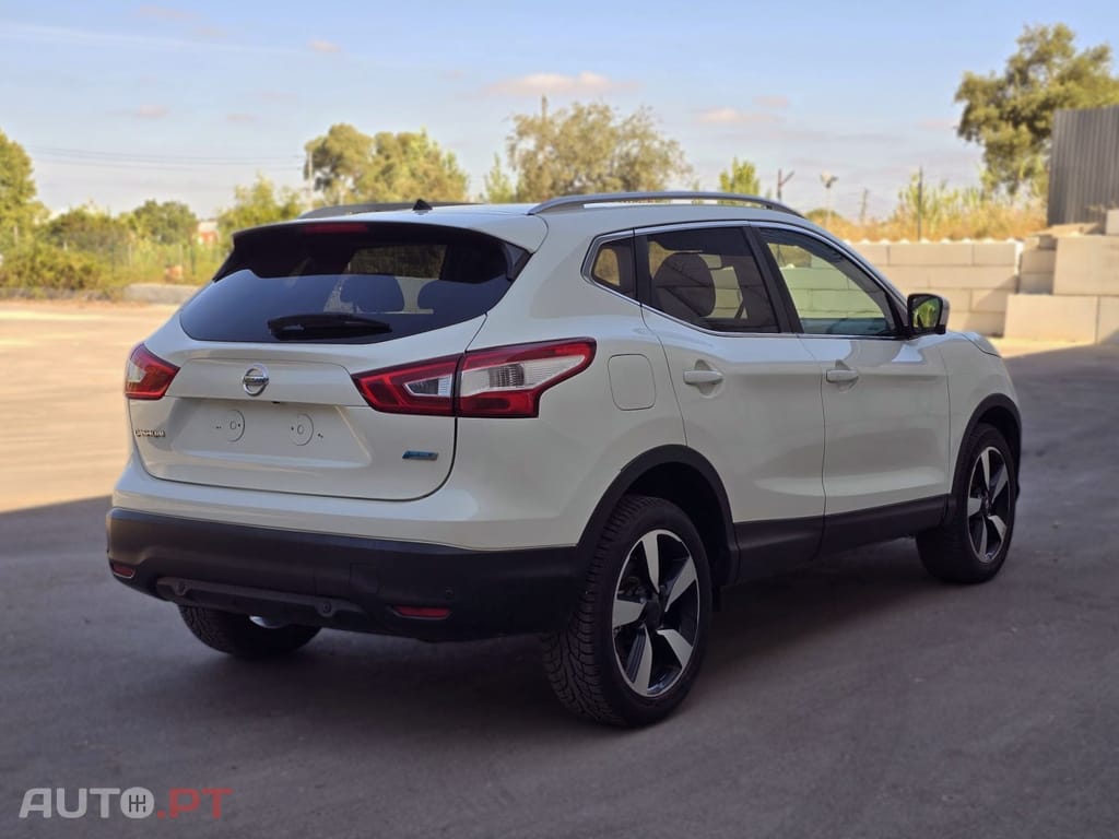 Nissan Qashqai 1.5 dCi N-Connecta 18 RS+PS