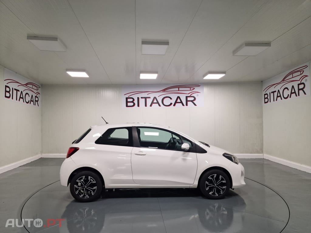 Toyota Yaris BIZZ 1.4 D-4D 90CV IVA DEDUTIVEL